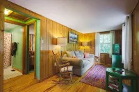 Rustic cabin at Dupont Forest - Chalets