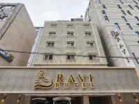 Hotel Ravi Các khách sạn gần Bảo tàng Olympic