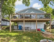 White River Hideaway • Waterfront Fun & Relaxing Views - Homestays