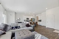 Wonder Lake Elegance: Serene 2BR Townhome Retreat