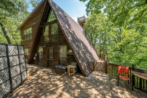 Enchanting Lake Texoma Cabin with Hot Tub - Chalets