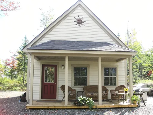 Quiet guest cottage-private setting!  Hiking, boating, swimming, wildlife near. - Wifi