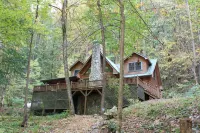 Cabin on Nantahala River! Dog-Friendly