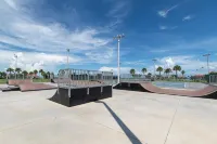 Upscale ocean front home & easy canal boat access to Gulf or Atlantic