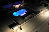Relaxing Family Retreat w/ Pool - Close to Beach, Fishing & Port A Ferry - Beach