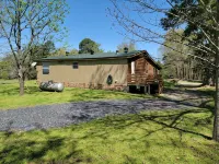 Whiskey Ridge Retreat a Cozy Pet and Family Friendly Getaway - 2-Star