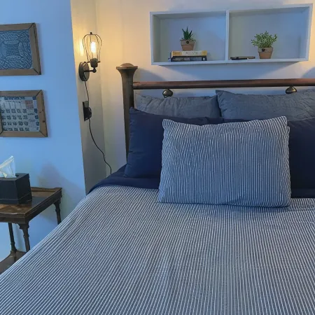 The Yoder’s on Somerset: Sleeps 1-6.