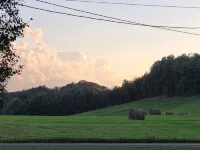 Large Home near Great Smoky Mountains and Knoxville - WiFi