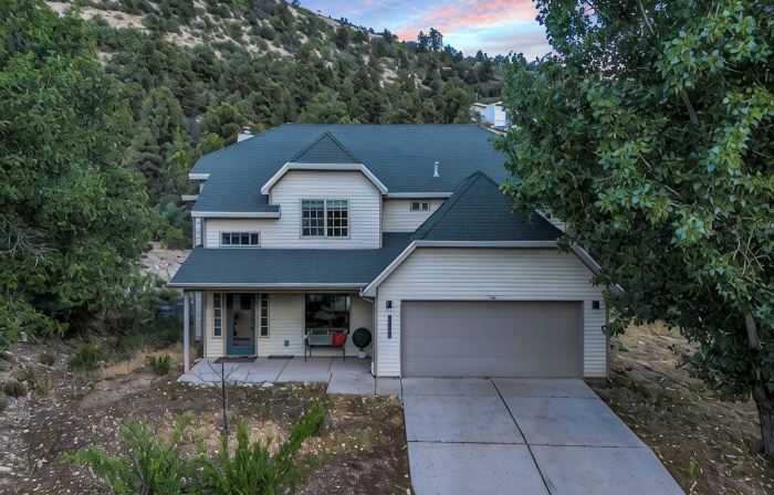 Zion Luxe Family Escape: HotTub, Games, Sleeps 14