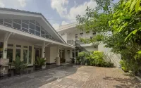 Londres Bed and Breakfast RedPartner Near Gembira Loka Zoo - 2-Star