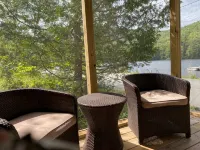 Ultimate couples getaway! Quiet and private Lakeside Cottage in the Adirondacks - 샬레 호텔