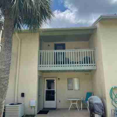 Desirable Resort, Beach Restaurant, Heated pools, Pet Friendly, Snow Bird Rates! Hotel Exterior