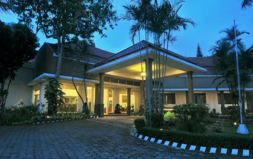 Candisari Hotel & Resto