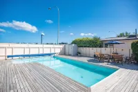 Tuki Tuki Motel - parking