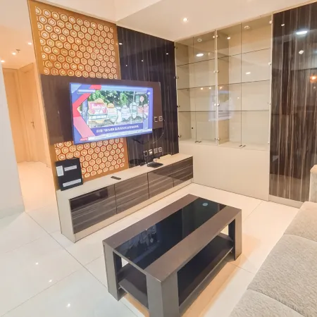 Warm 3BR Direct Access To Mall La Riz Supermall Mansion Apartment By Travelio Hotels in Sambikerep