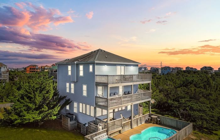 Welcoming Beach House with Private Pool and Hot Tub