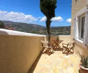 Treehouse Holiday Homes - Ocean View