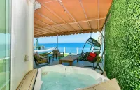 Oceanfront! 3 Distinct Suites! Jacuzzi & BBQ!