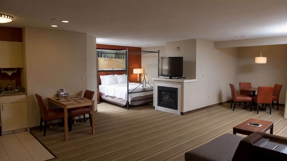 Hawthorn Suites by Wyndham Erie