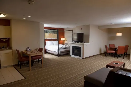 Hawthorn Suites by Wyndham Erie