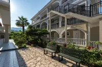 Athina Apartments - parking