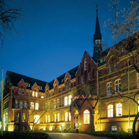 Hotel Mutterhaus Düsseldorf Отели рядом с достопримечательностью «Кайзерсверт»