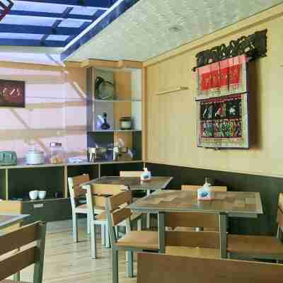Starli Hotel Dining/Meeting Rooms