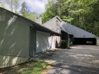 Watkins Glen, Corning, Finger Lakes 3 BR 3 Bath w/ Hot Tub