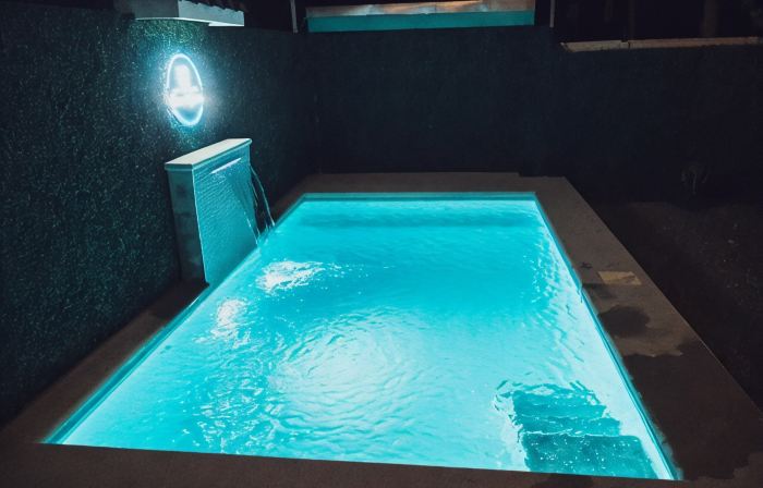 Ocean's Breeze Apartment and Rooms
