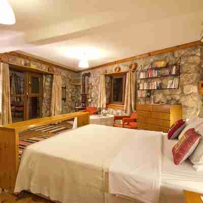 Lovely private villa set in the peaceful retreat of Sögüt - Picture Perfect!! Rooms