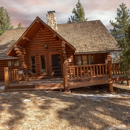 Cabin close to the Lake, Sleeps 8