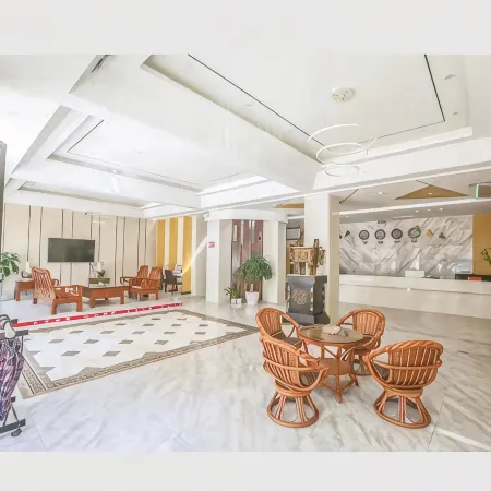 Honghu Xuwei Business Hotel