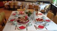 Stadt-Gut-Hotel Zum Rathaus - Desayuno