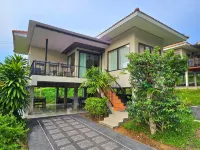 Krabi Green Hill Pool Villas