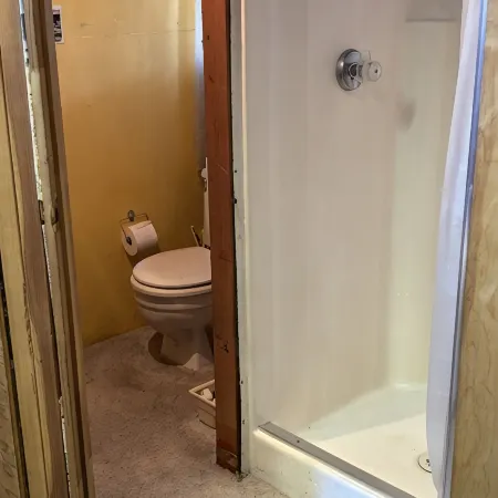 Charming baseball themed 2-story building with cable TV, wi-fi & stereo system. Hotels in Berkeley