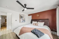 Lakeview Modern Stay Near Beaches, GOTL, and Spire