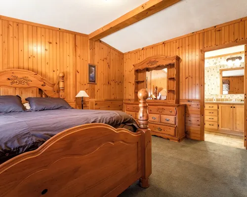 The Loon Cabin at the Riviera Resort in Neillsville, Wisconsin! Hotels in Dewhurst