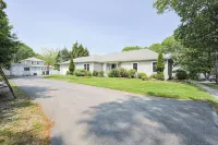 Seaside Coastal Getaway w/ Private Beach Access & Scenic Trail - Wifi