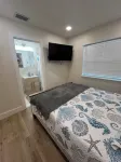 Newly Renovated 1 Br Madeira Beach Cottage - 3-نجوم