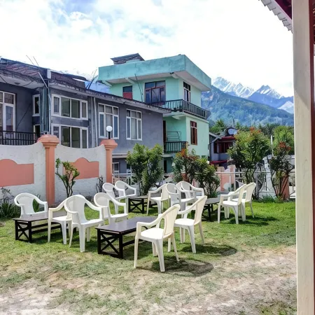 Hotel Monarch Residency Manali