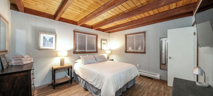 Peaceful chalet near Bromley, Magic, Okemo, Mount Snow, and Stratton Hotels in Віндем
