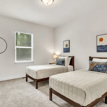Greer Charm: Pet-Friendly 2BR with Fire Pit