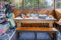 Lakefront Paradise on Lake Martin- Boathouse, Dock, Game Room & More! - キッチン