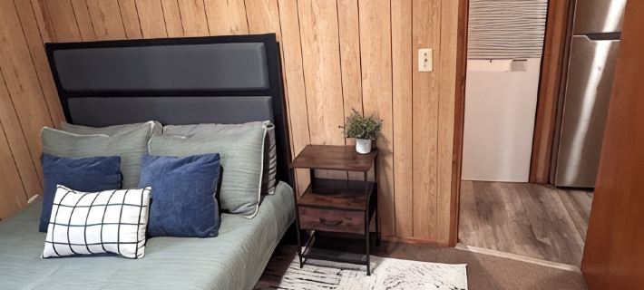 Cozy camp with an amazing view! Hotels in Warren County