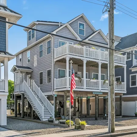 Ortley Beachside Bliss - Private Balcony - 1 Block to Beach