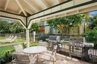 Boutique Condo with Contemporary Art: Steps from Scenic Poipu Beach Trail. - 4 stjerner