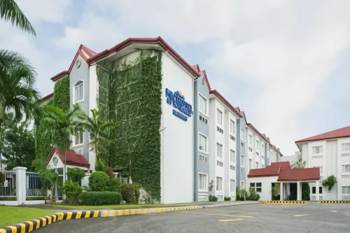 Microtel by Wyndham Batangas