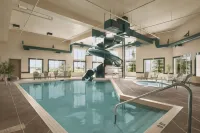Super 8 by Wyndham Fort St. John BC - parking