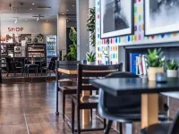 弗朗特斯堪迪克酒店 鄰近霍爾曼的酒店