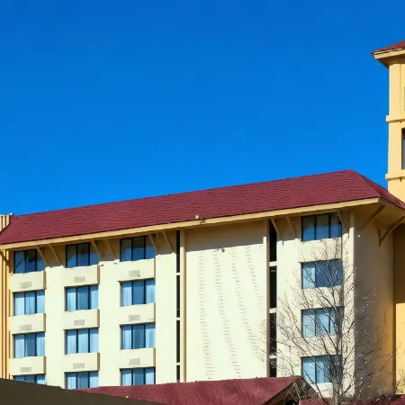 La Quinta Inn & Suites by Wyndham Seattle Sea-Tac Airport